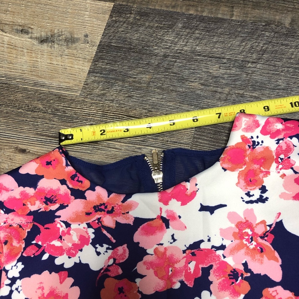 Floral short sleeve sheer back stretchy dress - Picture 5 of 7